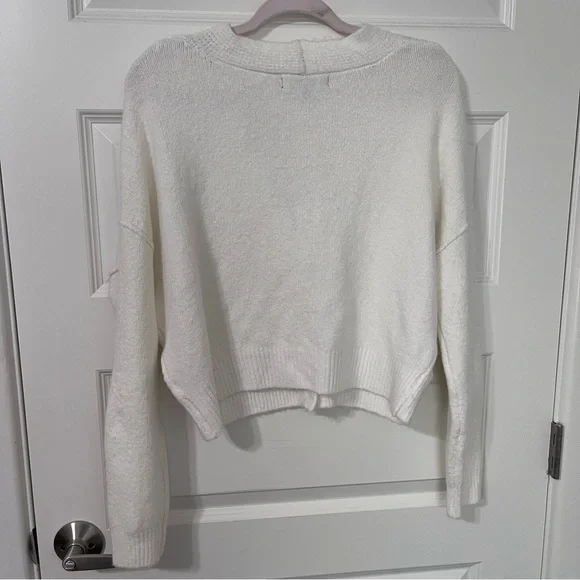 Love Tree White Cropped Cardigan Sweater Soft Long Sleeve Large New - Picture 4 of 8